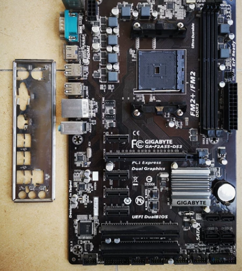技嘉F2A55-DS3大板，带原装挡板，带...