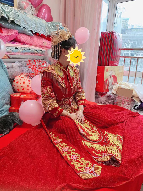 自己婚礼穿过一次的秀禾服，本想留纪念的，因...