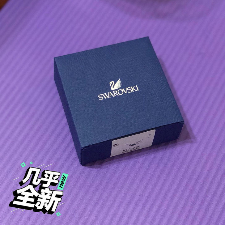 99成新,包装盒完好无损,自带过2次