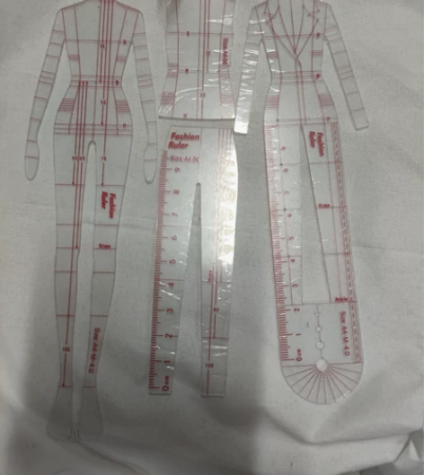 M码,四片装,用来考证,几乎全新。服装设计...