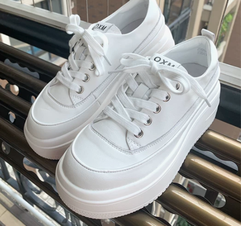 全新包邮女鞋，厚底小白鞋，白色系带圆头松糕...