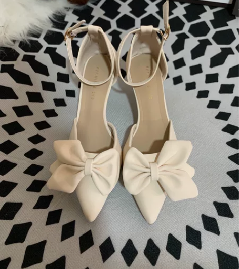 全新一字37码扣单鞋，皮质很软，脚感很好，...