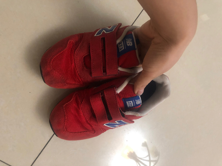 New balabce纽百伦女童鞋。男孩子...