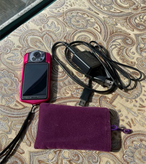 卡西欧自拍神器，红色，97成新 感兴趣的话...