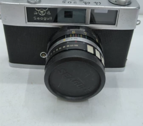 海鸥205胶卷相机,成色不错整体完整,机身...