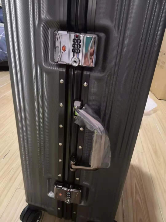 商场处理行李箱26寸大容量坚固铝框拉杆箱异...