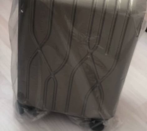 外交官拉杆箱，全新 感兴趣的话点“我想要”...