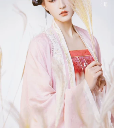 低价转盘子女人古装的拍摄套餐 可拍四套 送...