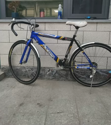 经典的老飞鸽弯把公路自行车，禧玛诺变速器套...