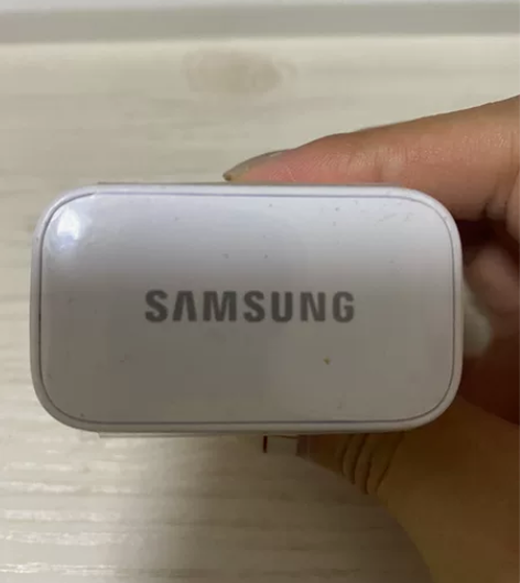 港版三角充电头电源插头单USB英规手机充电...