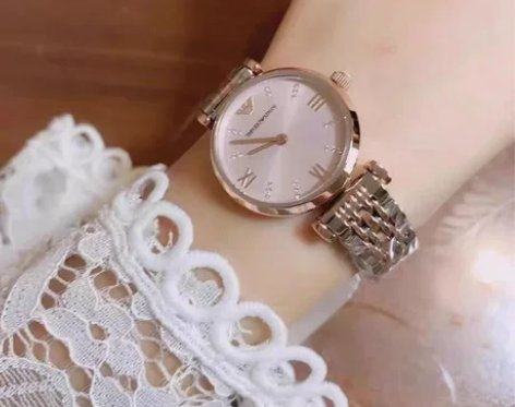 阿玛尼 手表 1123间金色 朋友送的，我...