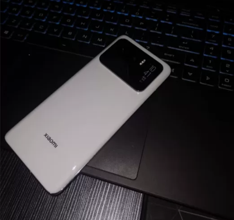 出小米11ultra，最近才换的iPhon...