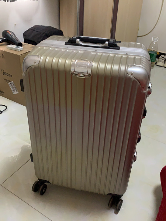 拉杆箱