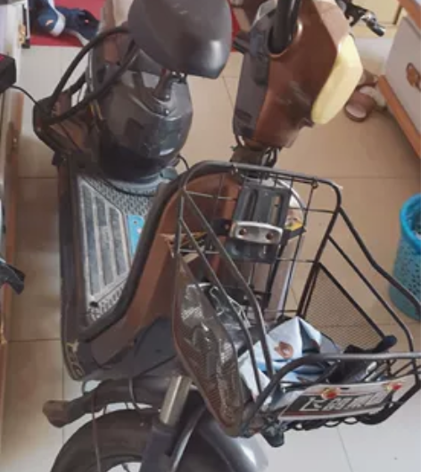 电动车，飞鸽品牌，天冷了买电动四轮了，小车...