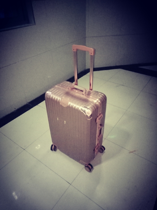 拉杆箱仅限同城自提，标价即售价