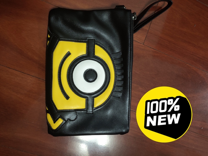 全新正品大眼萌小黄人周边商品手包/夹包/时...