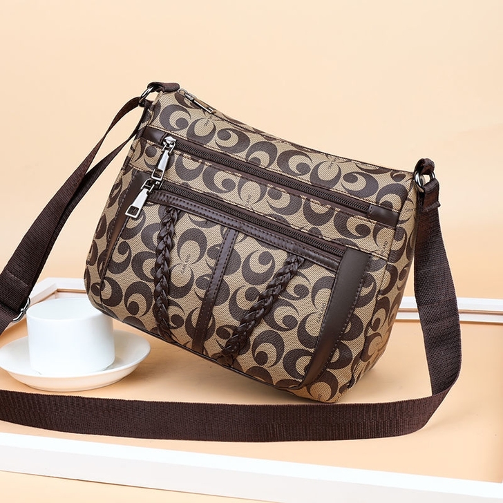 低价出售全新包邮  2021新款时尚印花小...