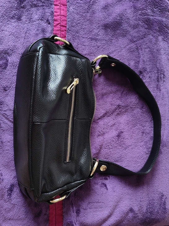 因搬家原因收拾出许多闲置包包  好多真皮包...