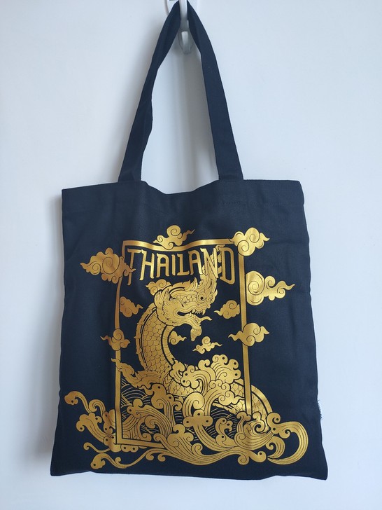 黑色帆布包包，内里空间大，泰国免税店购入，...