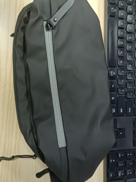 全新仅拆封，小米多功能运动休闲胸包