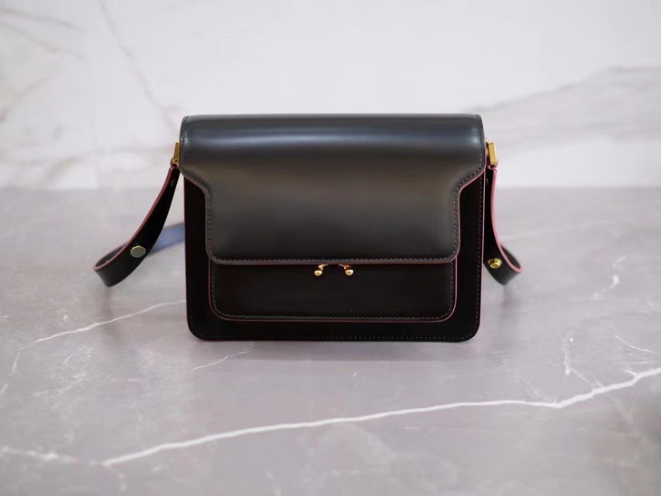 全新Marni日本限定款暗红色油边