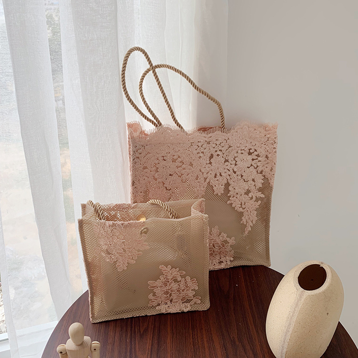 初艾 女士包 用过两次 无任何损坏 基本是...