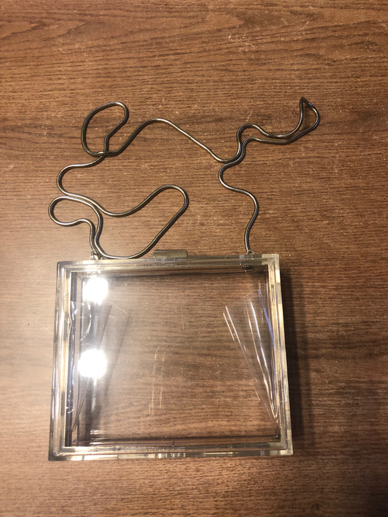 淘宝购入透明盒子包,5元出!