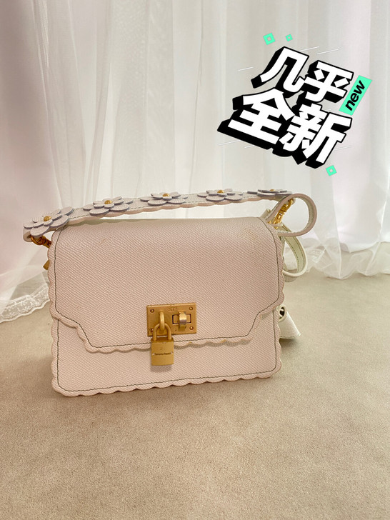 日本小众品牌包包 日本专柜购入  很火的 ...