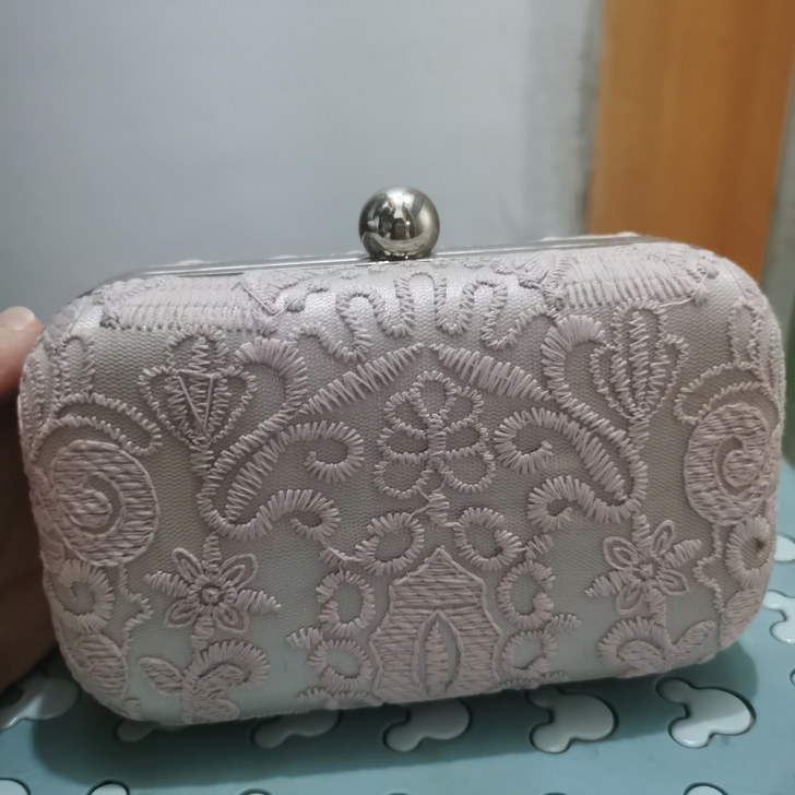 晚宴包  淡粉色   好看的