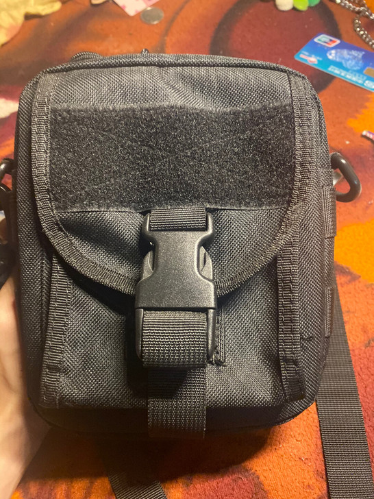 黑色单肩背包,只背过几次 爽快的直接包邮