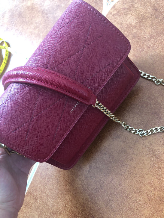 小ck包包吸扣式，长19高16宽7左右，背...