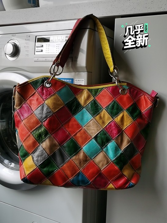 真皮包包，皮子柔软，因家里放不下了，所以低...