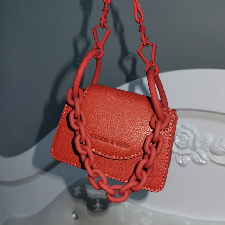 CHARLES＆KEITH口红包