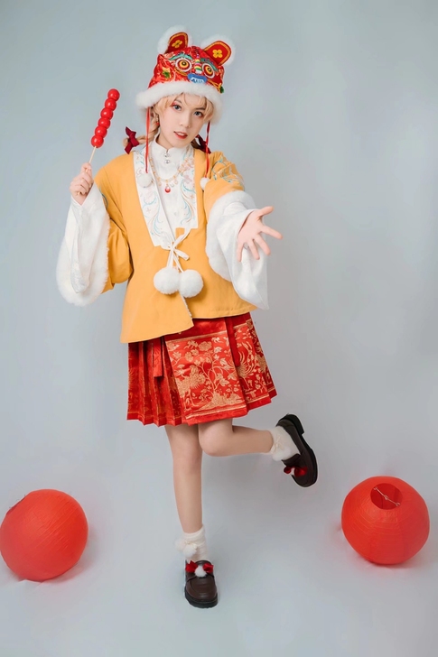 东月棠 流云兔 多色款冬装汉服汉元素女正品...