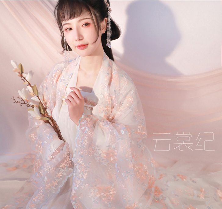 东月棠春樱S码 只试穿过 在无锡南长街实体...