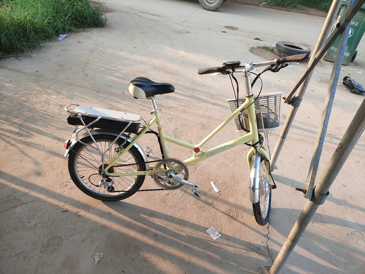 锂电池  电动助力车