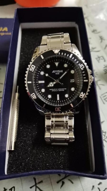 特价处理一块全新未拆封的全自动防水机芯表石...