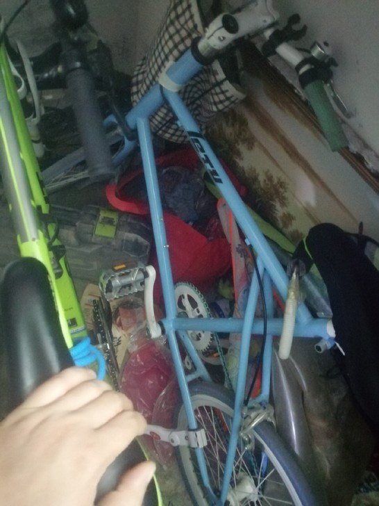 ，死飞一辆死飞200元，死飞是双后齿轮的可...