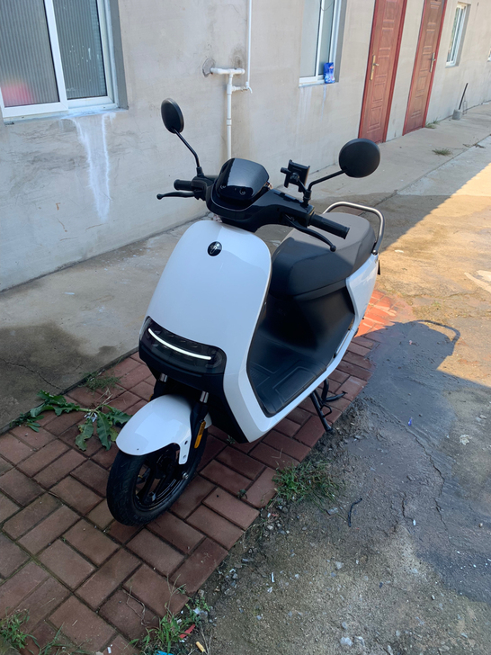 九号E100，电动车，东西都全，新车不到2...