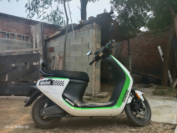 花呗逾期特低价出售一台准新九号电动车e80...