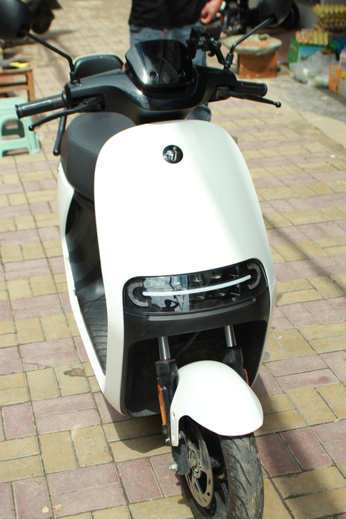 九号电动E100级电池电动车电摩新国标非小...