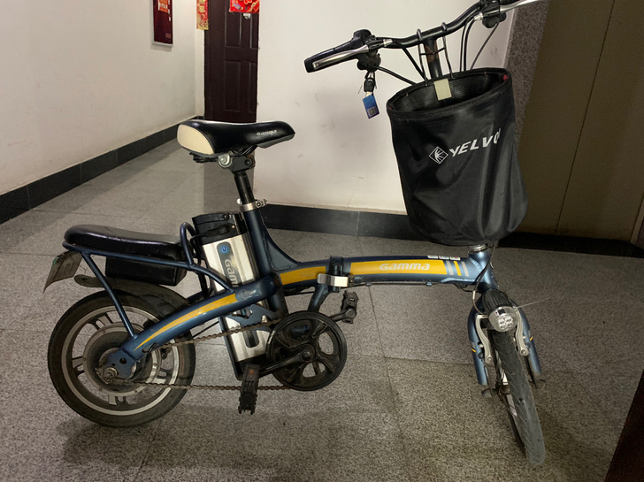 电瓶车是在4S店购买，买了后基本搁置在家没...