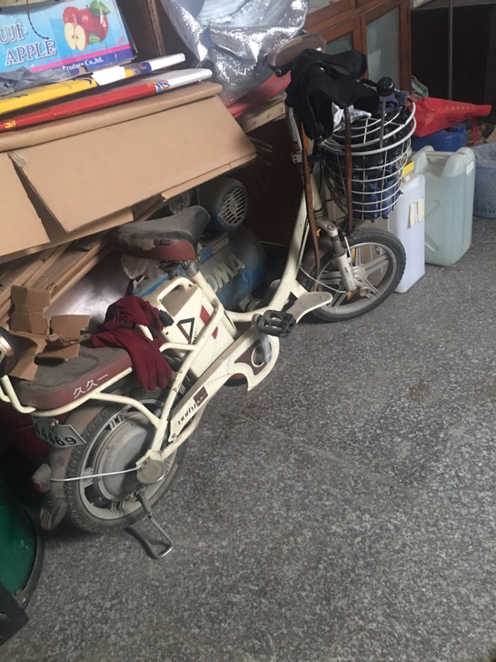 锂电电动车。电池是真的不行了，车链子让我歇...