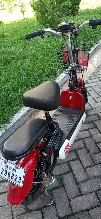 小电动，九成新，价格不贵，至少跑四五十里地...