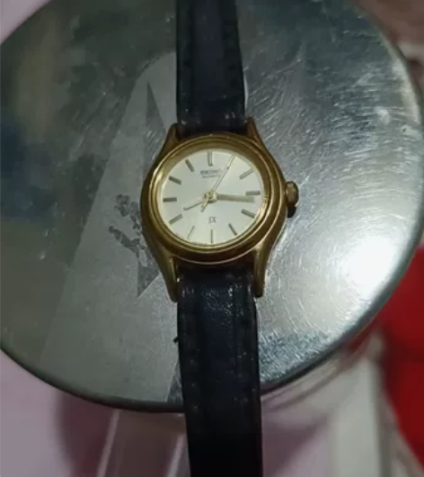 SEIKO日本原装正品。女士手表。放在家里...