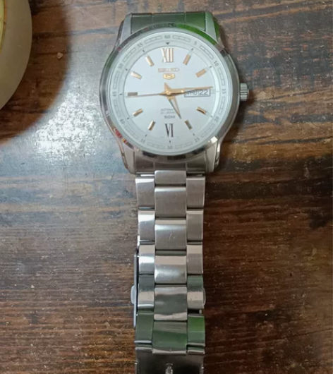 精工5号机械手表,双日历,八成新,喜欢的自...