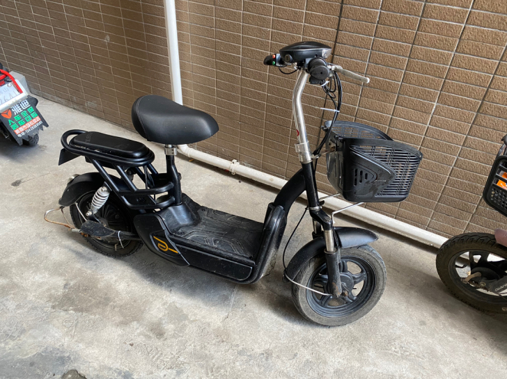 台铃电动车48v12a，蓄电池1年左右 满...