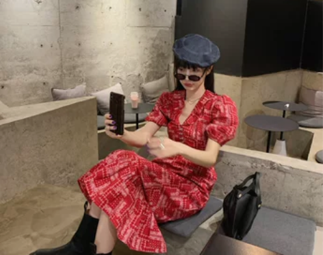 MONA 气质连衣裙女神范收腰显瘦气质泡泡...