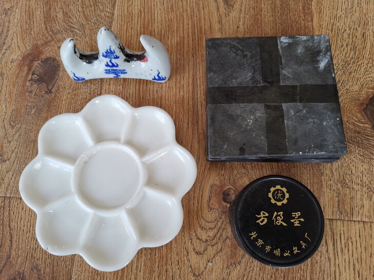 老砚台、老笔架、老墨块，调色盒