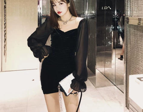 周小熊网纱连衣裙性感露肩心机小黑裙赫本风蹦...